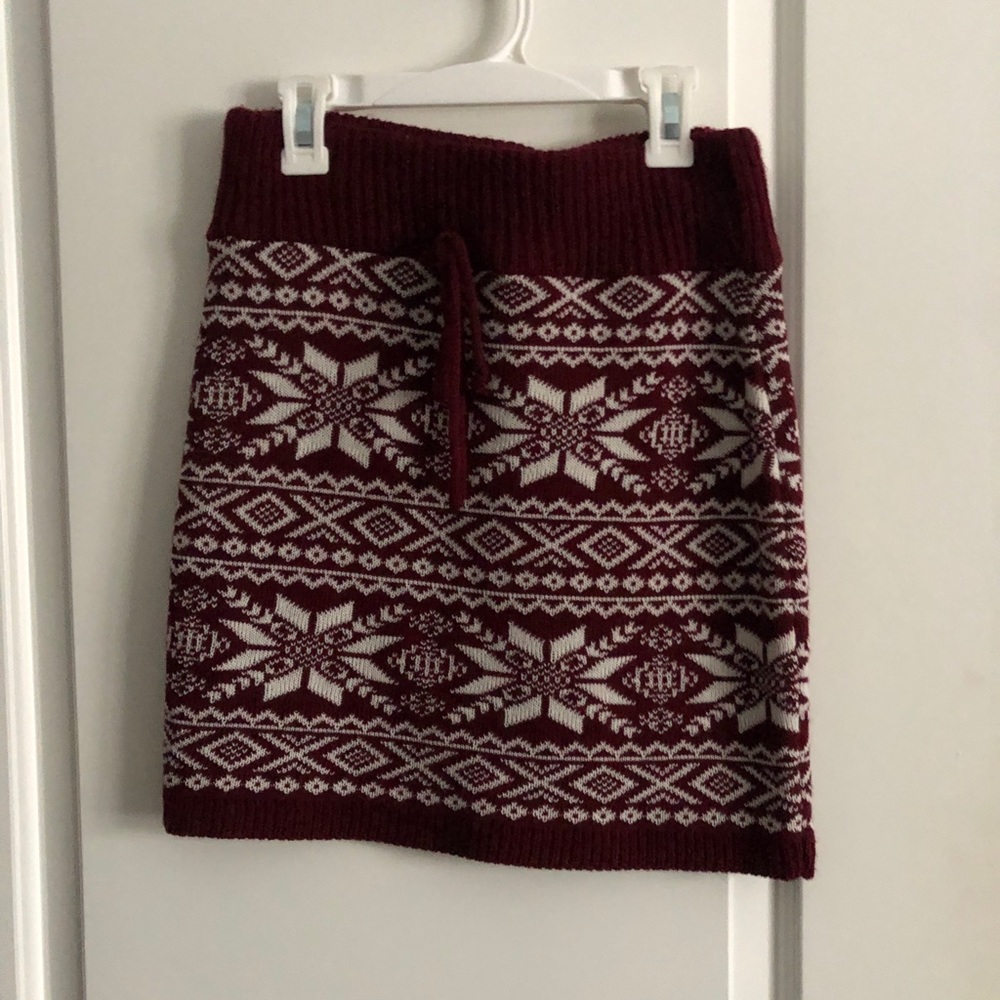 Never worn no tag Sweater skirt